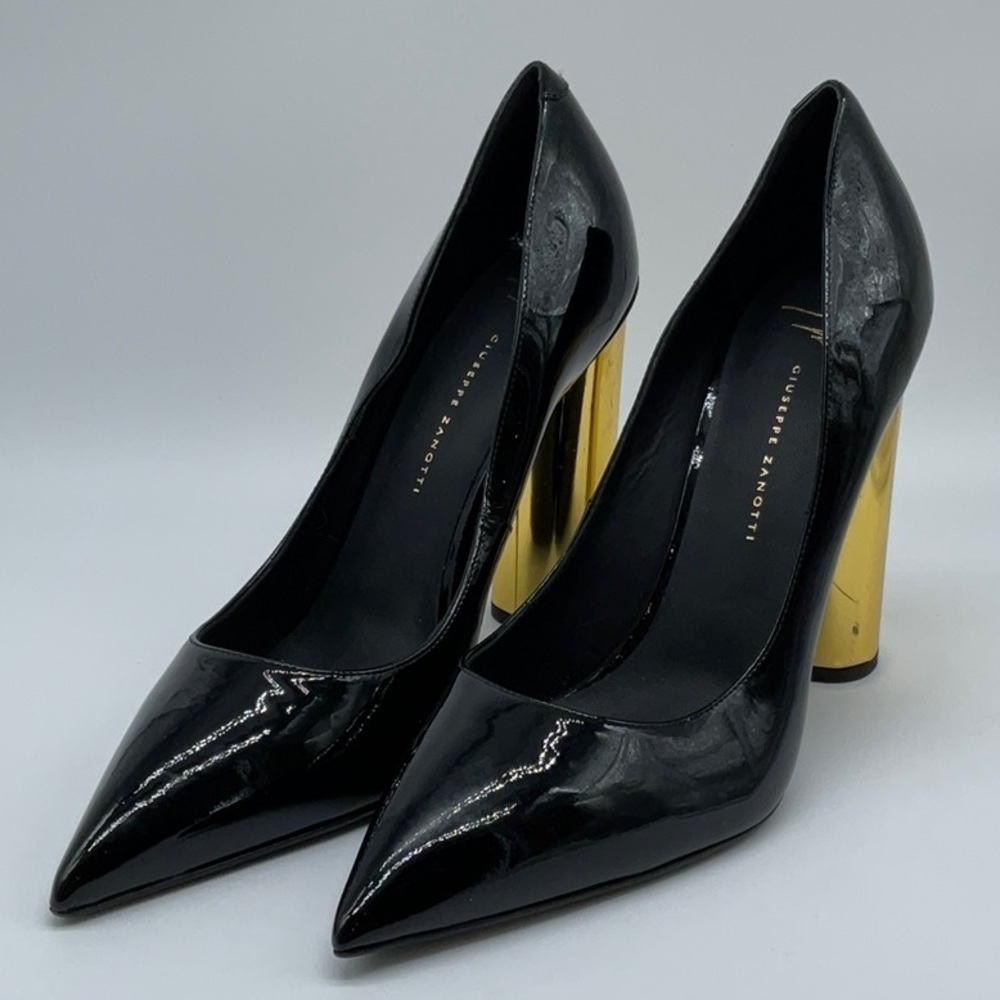 GIUSEPPE ZANOTTI Patent-leather pumps